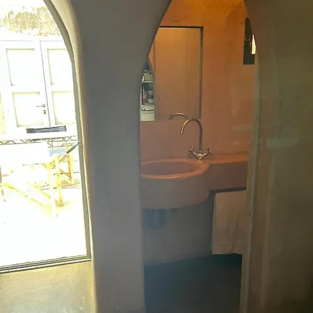 Dammusi Il Serralh -pantelleria- Scauri (Sicily)