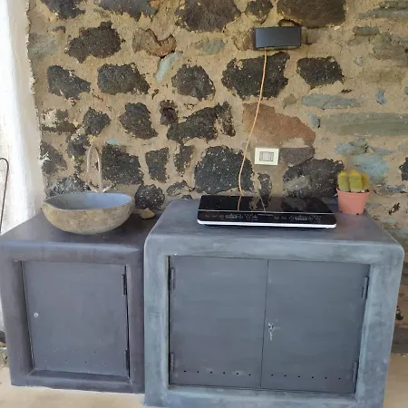 Dammusi Il Serralh -pantelleria-