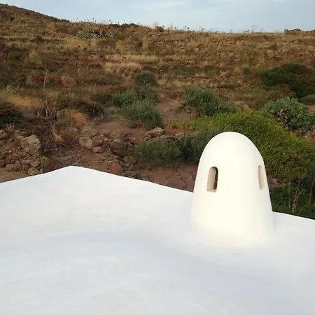 Dammusi Il Serralh -pantelleria- * Scauri (Sicily)