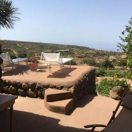 Dammusi Il Serralh -pantelleria- * Scauri (Sicily)