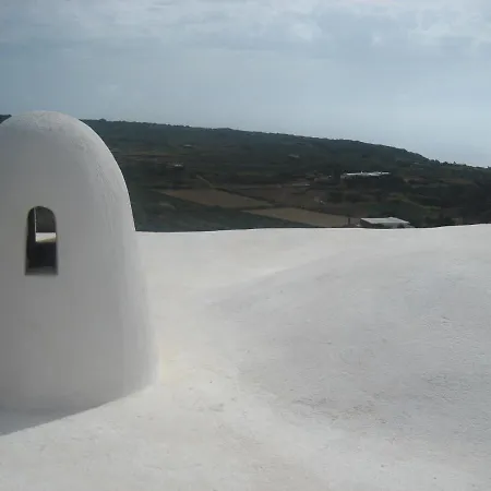 Holiday home Dammusi Il Serralh -pantelleria- Scauri (Sicily)