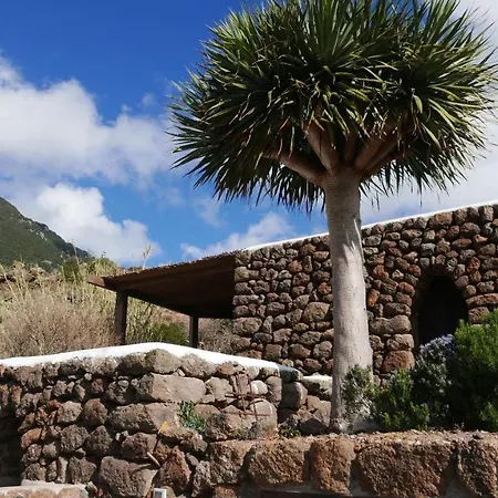 Dammusi Il Serralh -pantelleria- *