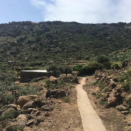 Holiday home Dammusi Il Serralh -pantelleria- *