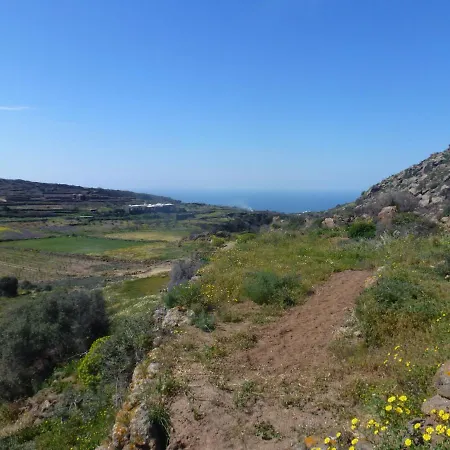 Casa vacanze Dammusi Il Serralh -pantelleria-
