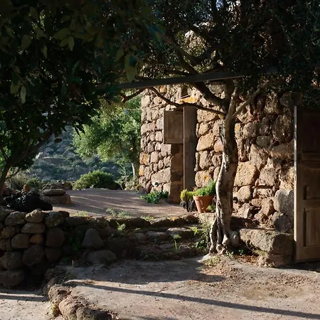 Dammusi Il Serralh -pantelleria- *